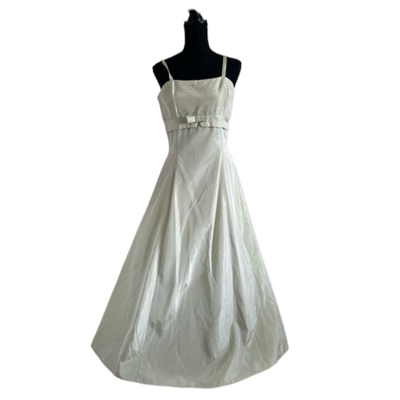 Gunne Sax Dresses & Skirts - Vintage Cottagecore Gunne Sax Light Sage Green Gown Size M (9/10)